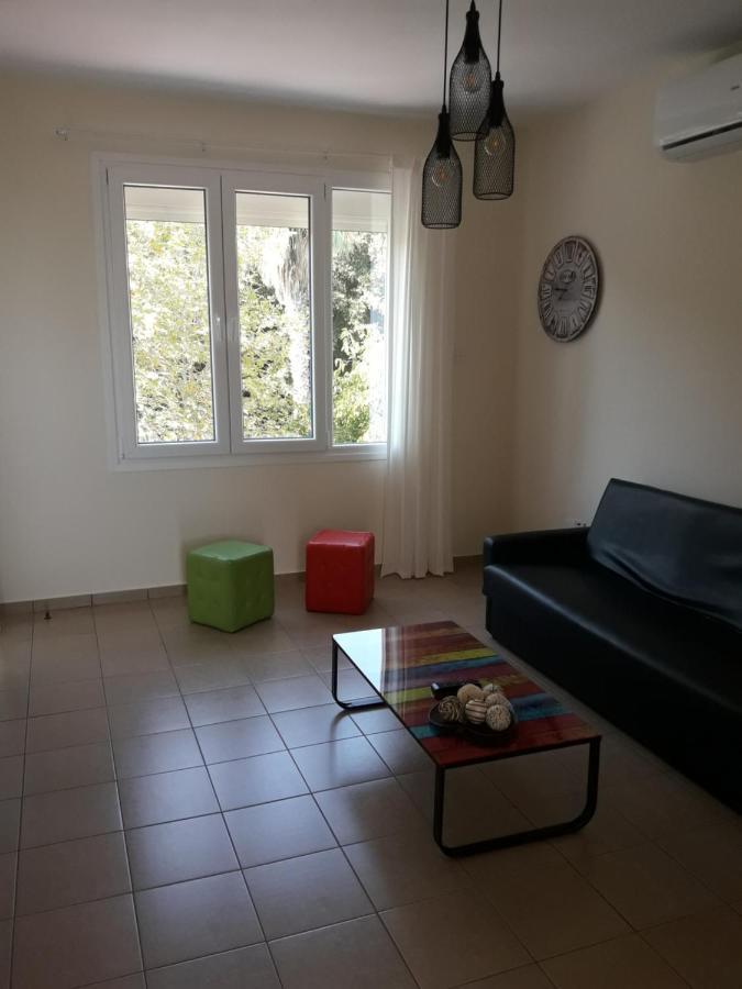 Poseidono'S Apartment Paphos Exteriör bild