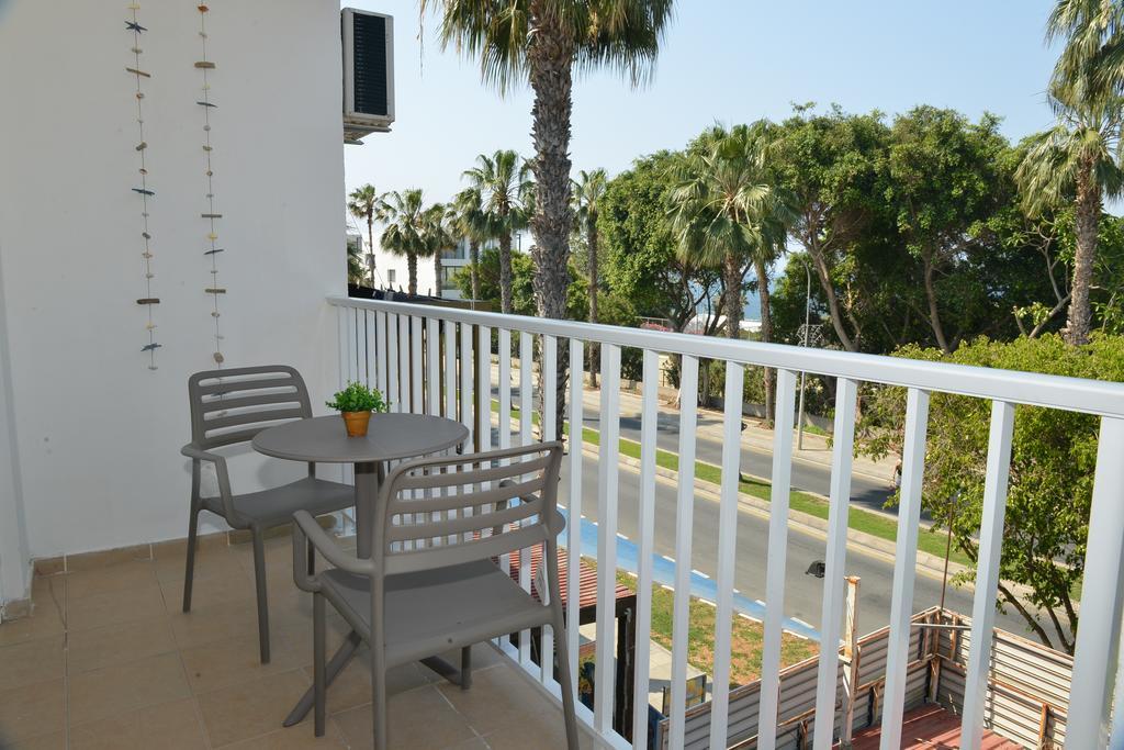 Poseidono'S Apartment Paphos Exteriör bild
